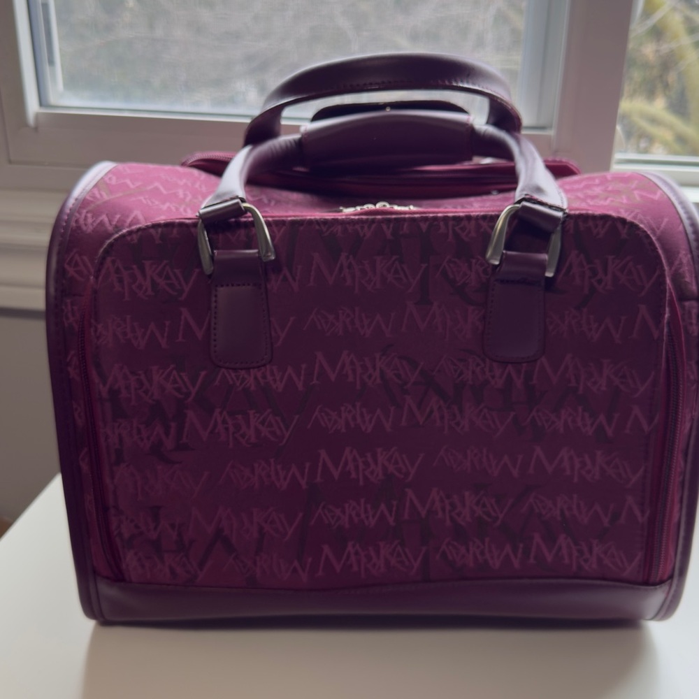 Mary Kay Carry-On Bag - Like NEW! - Picture 2 of 13